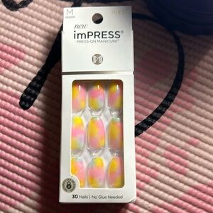 Impress Press On Manicure